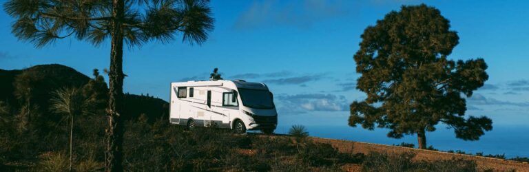 Recreational vehicle built with lightweight extruded aluminum components